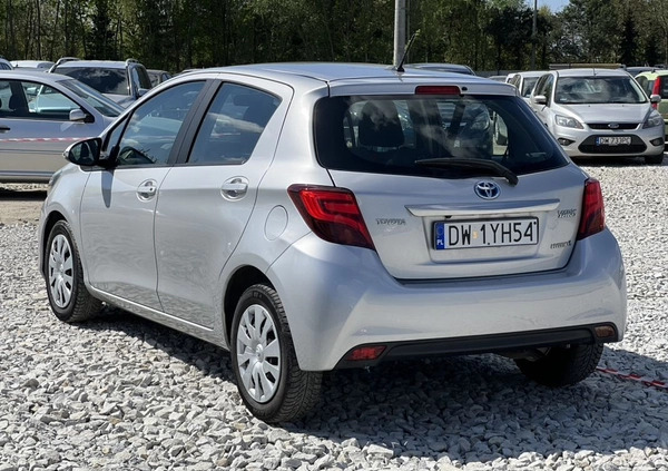 Toyota Yaris cena 35500 przebieg: 146200, rok produkcji 2015 z Wrocław małe 562